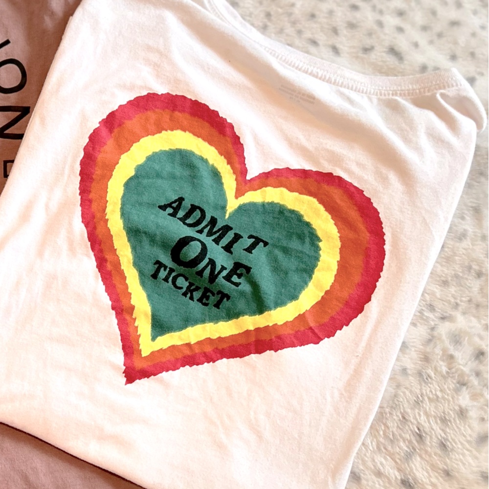 True Religion White V-neck Tee Shirt Heart Design “Admit One” size XL